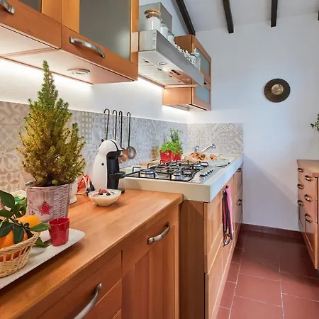 Farmház La Panoramica - Maison De Charme - Casette E Self Catering Per Vacanze Meravigliose! *